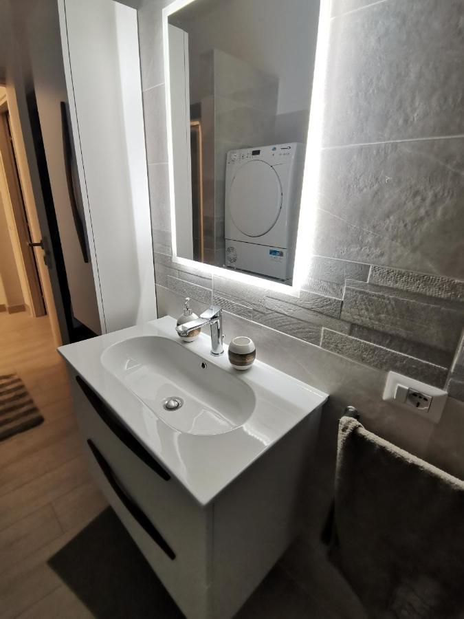 דירות Shining House In מילאנו מראה חיצוני תמונה